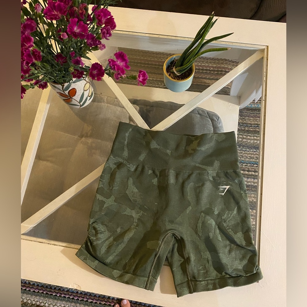Gymshark Adapt Camo Seamless Shorts - Dark Green